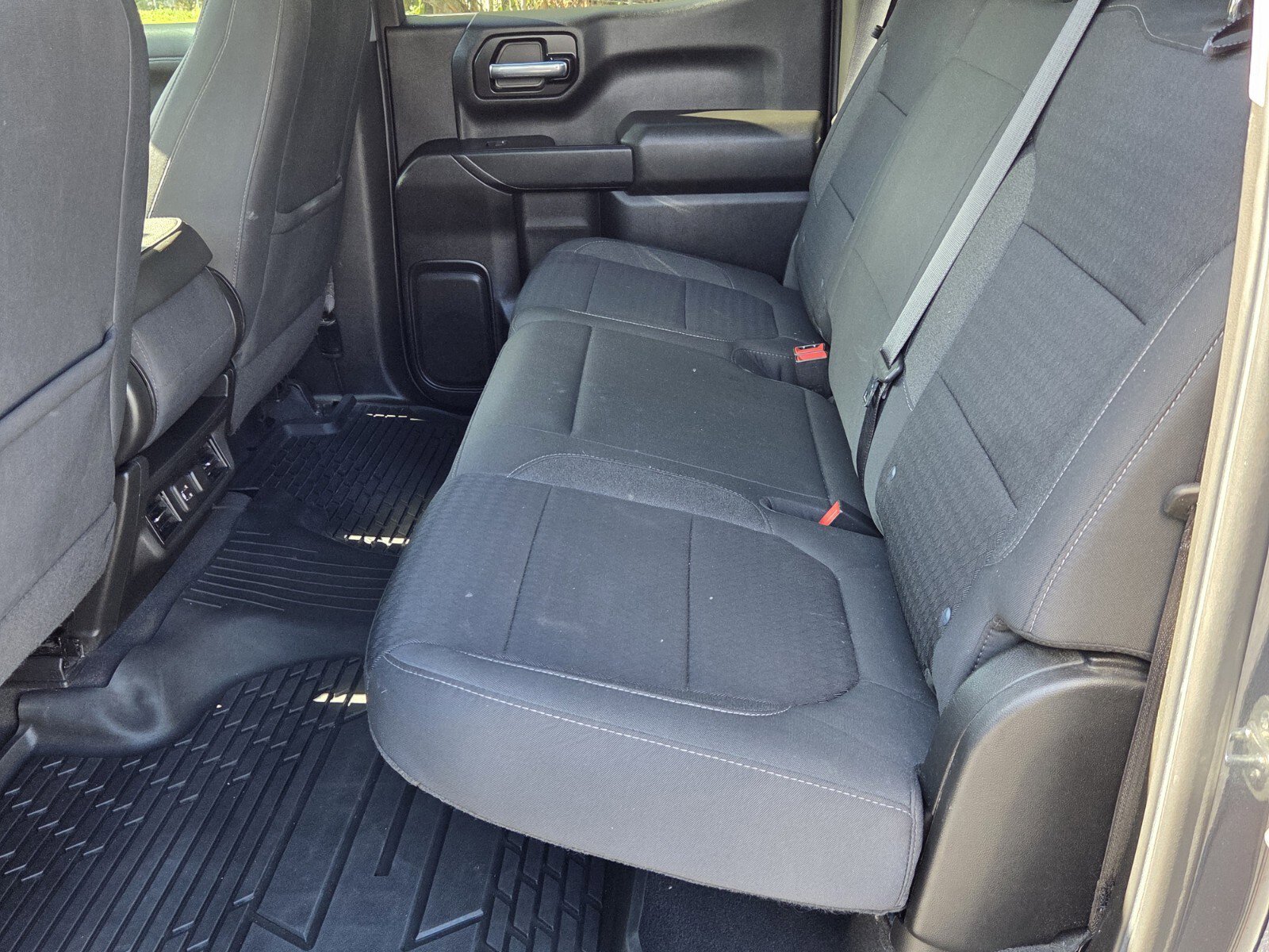 Used 2022 Chevrolet Silverado 1500 LT image 4