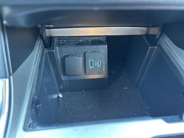 Used 2021 Ford Explorer Limited w/ Equipment Group 301A RWD image 18