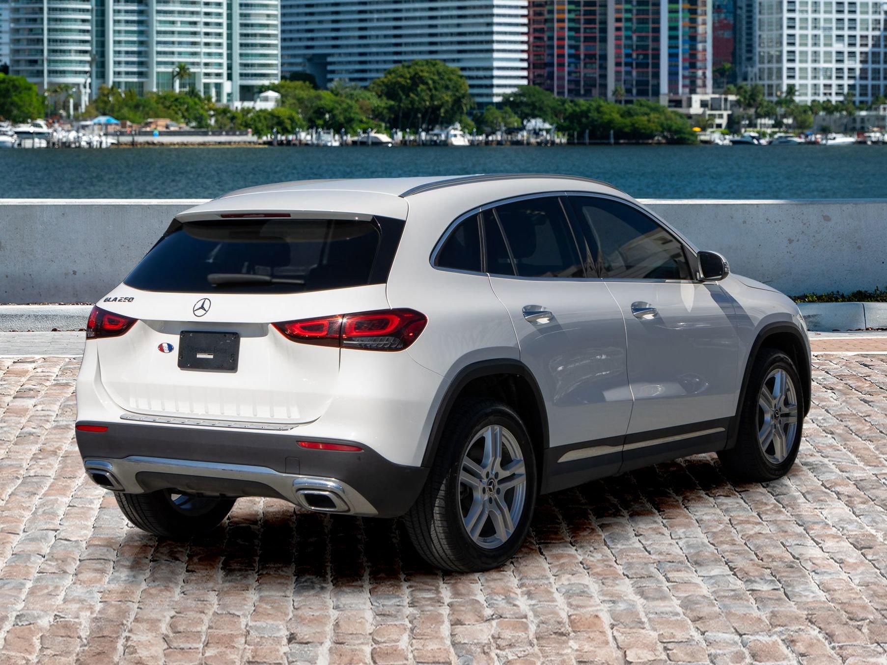 Used 2022 Mercedes-Benz GLA 250 w/ Premium Package Lite image 5