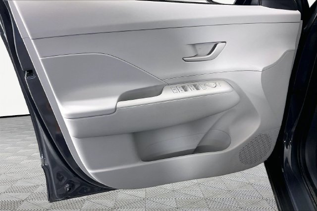 Used 2025 Hyundai Kona SEL FWD image 18