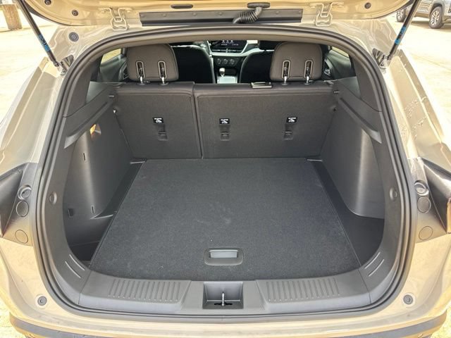 New 2026 Chevrolet Trax RS w/ Sunroof Package FWD image 21