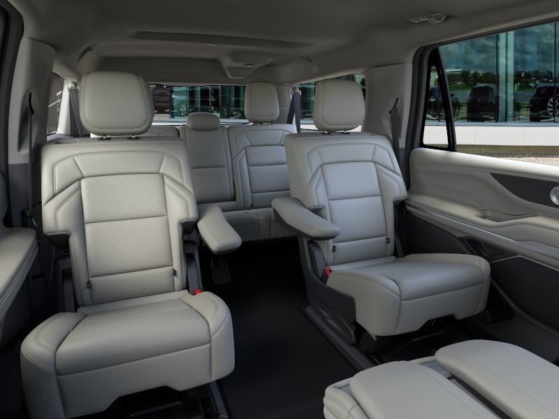 New 2026 Lincoln Navigator L Premier AWD/4WD image 11