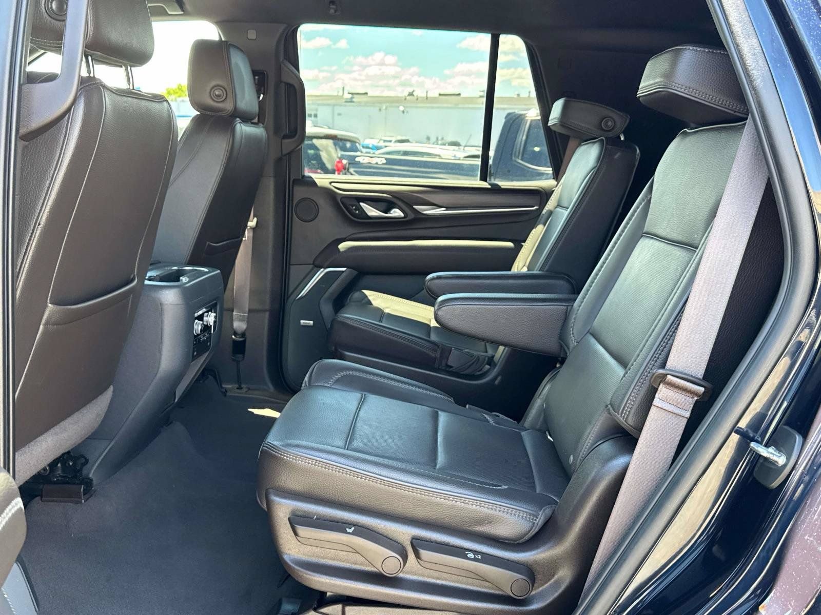 Used 2022 GMC Yukon Denali AWD/4WD image 15