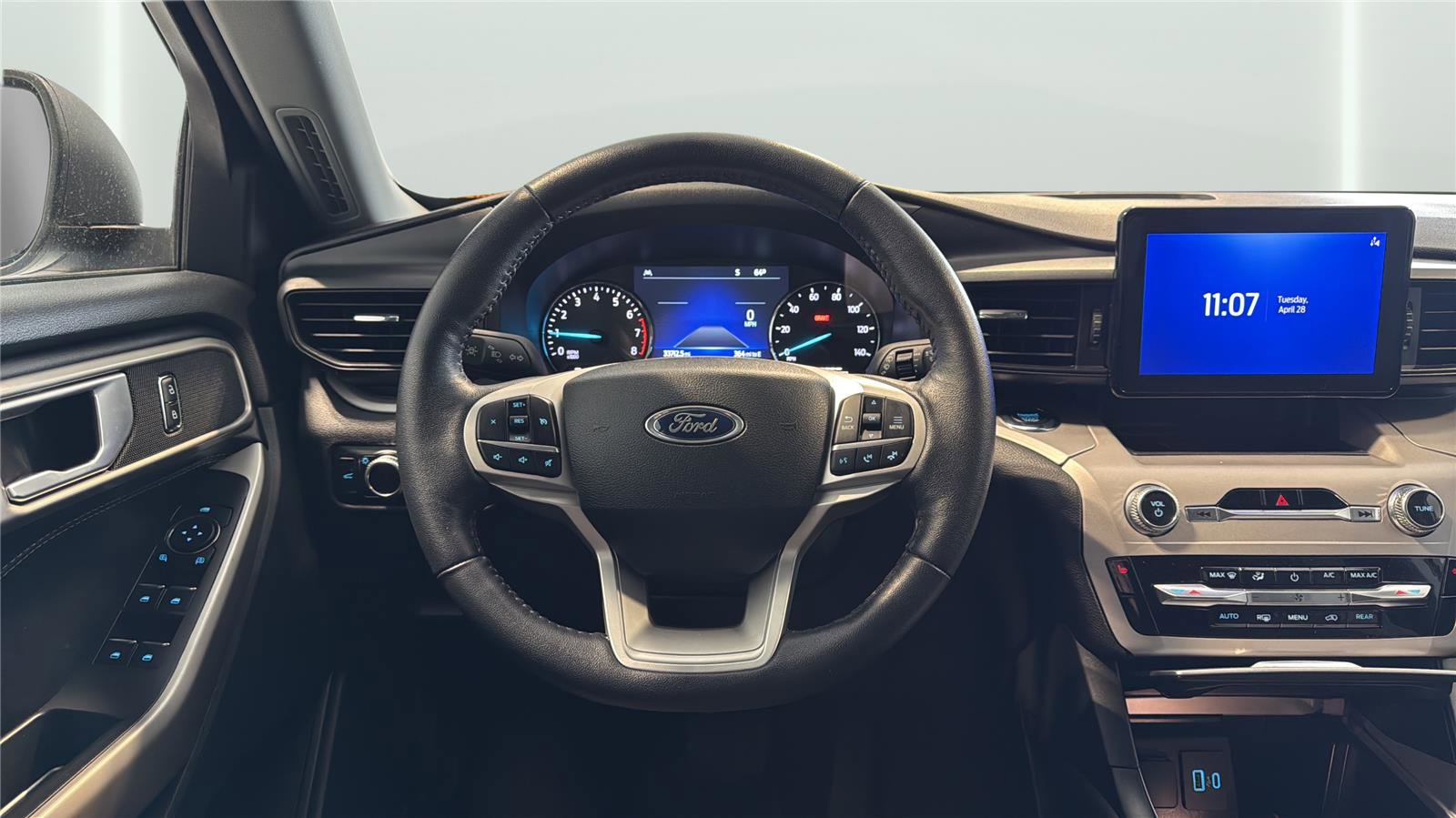 Used 2023 Ford Explorer XLT RWD image 12