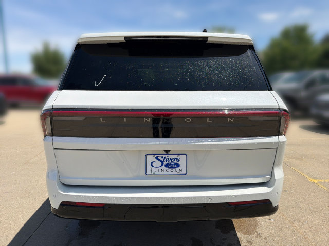 New 2026 Lincoln Navigator L Reserve AWD/4WD image 7