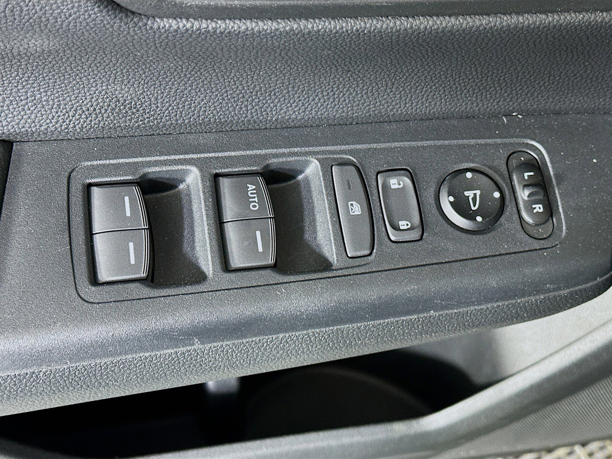 Used 2024 Honda CR-V LX image 15