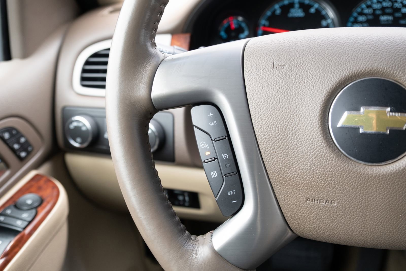 Used 2014 Chevrolet Tahoe LTZ AWD/4WD image 6