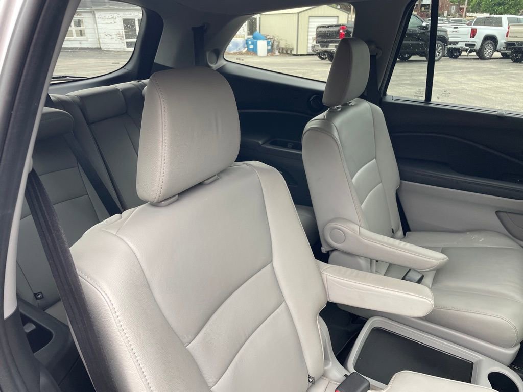 Used 2021 Honda Pilot Touring image 38