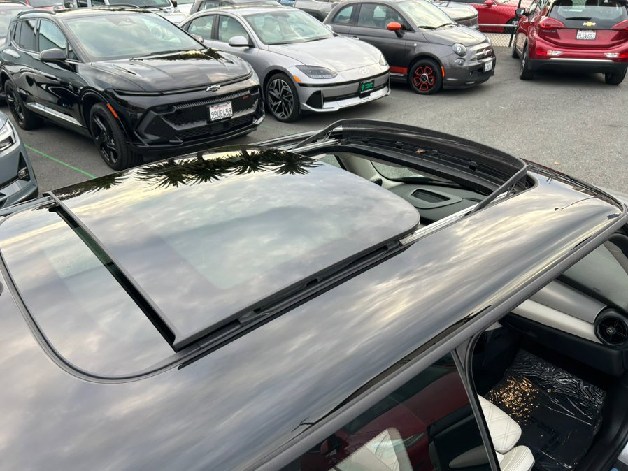 Used 2023 MINI Cooper SE image 48