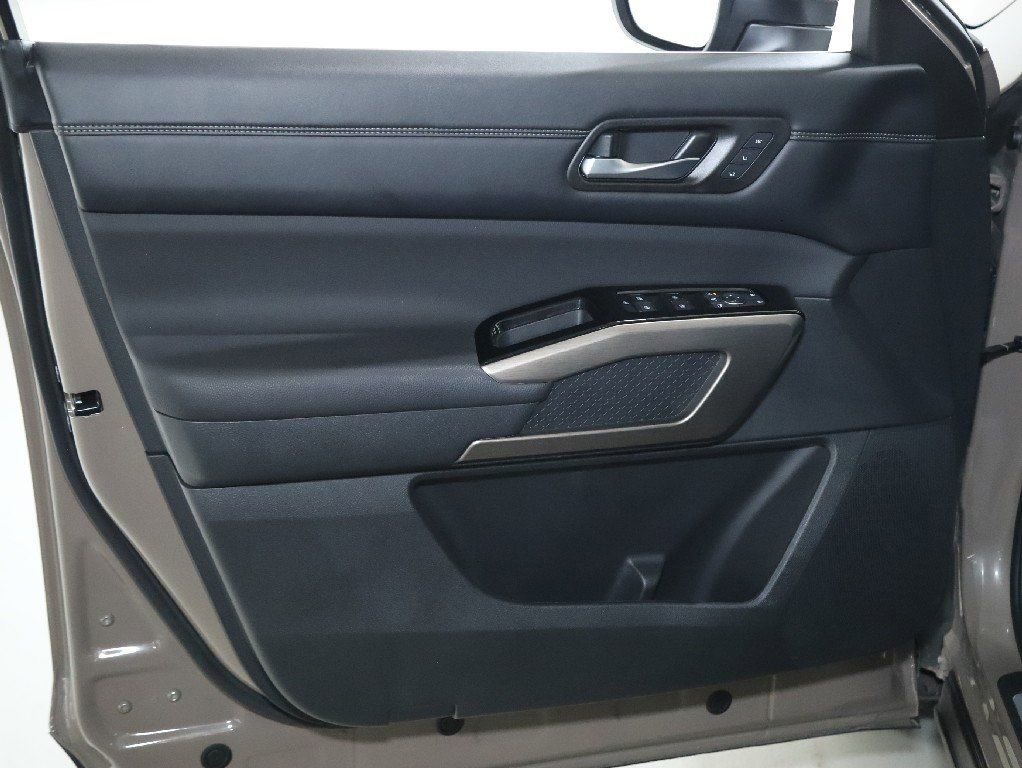 Certified 2024 Nissan Pathfinder Platinum image 19