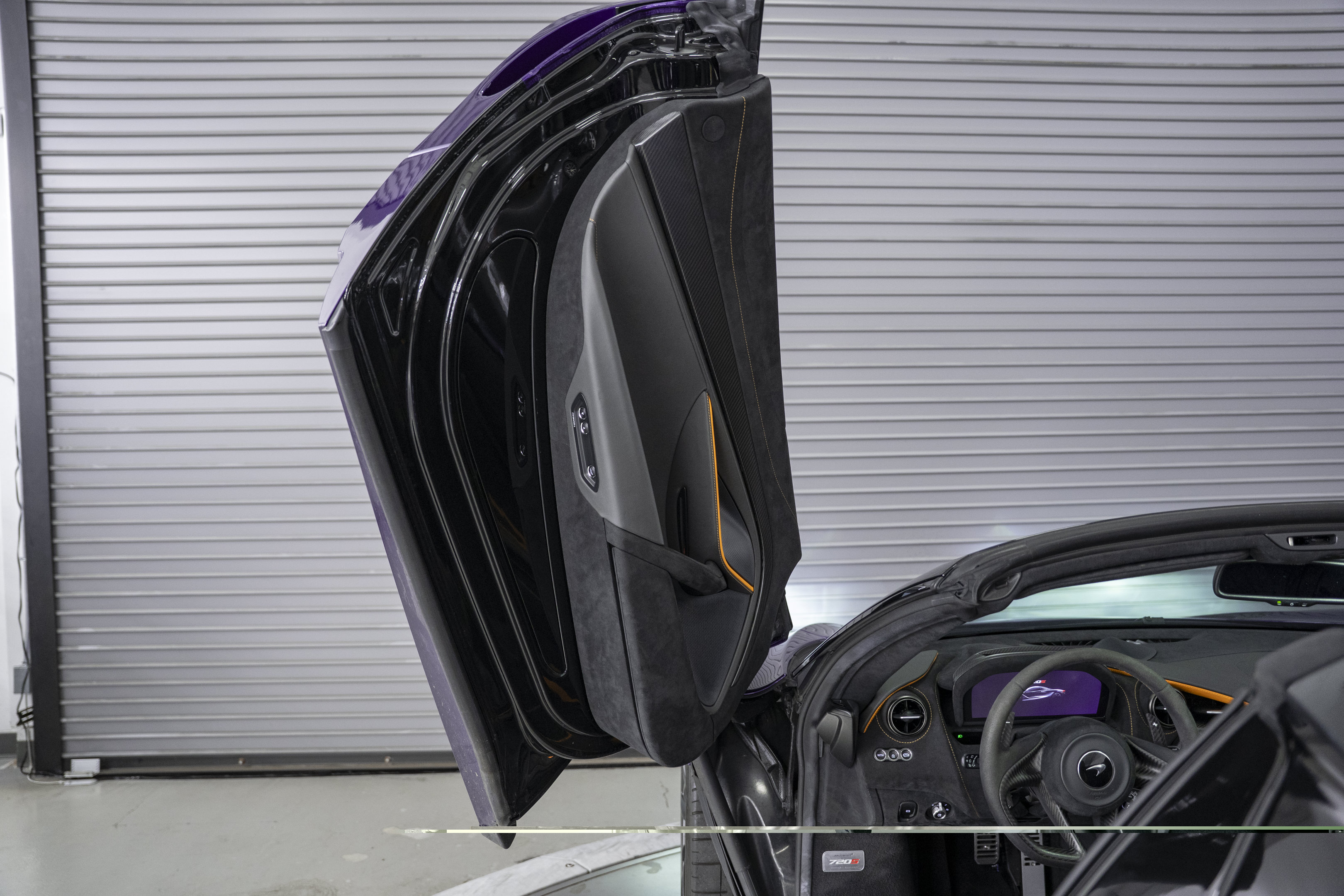 Used 2022 McLaren 720S Spider RWD image 32