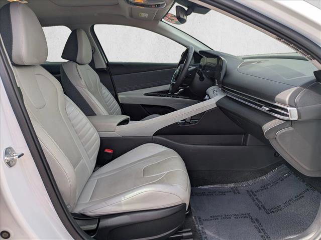 Used 2023 Hyundai Elantra Limited image 22
