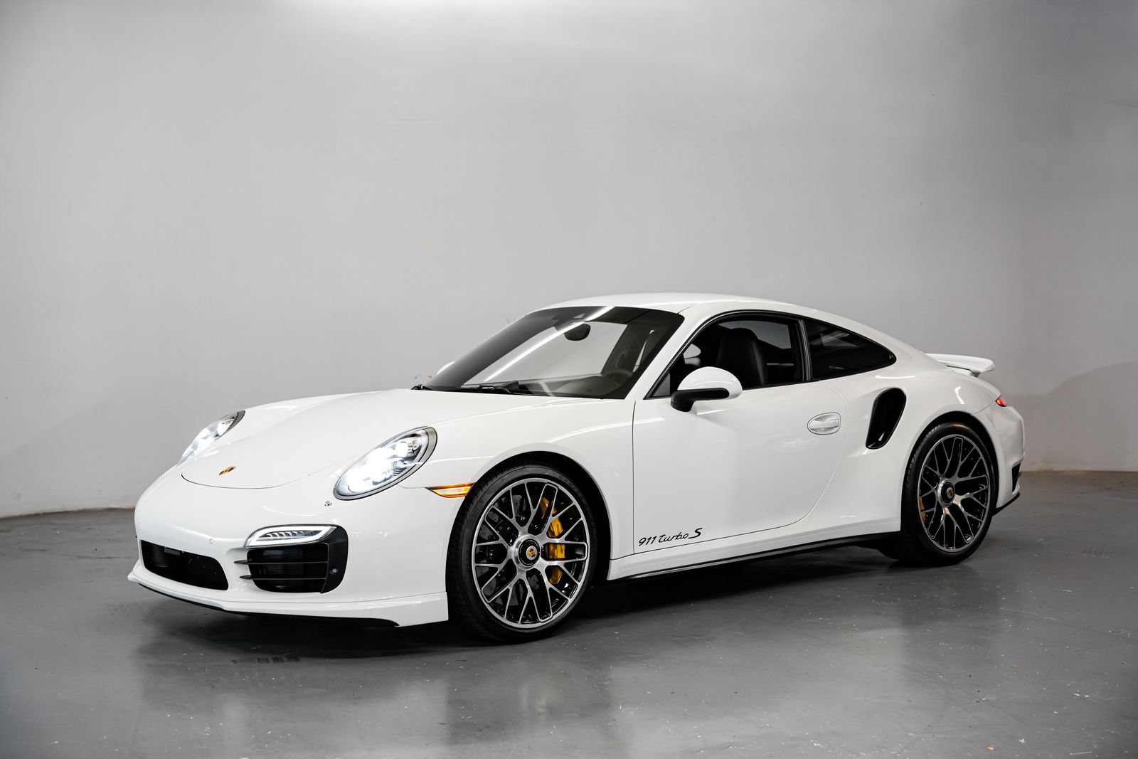 Used 2014 Porsche 911 Turbo S AWD/4WD image 6