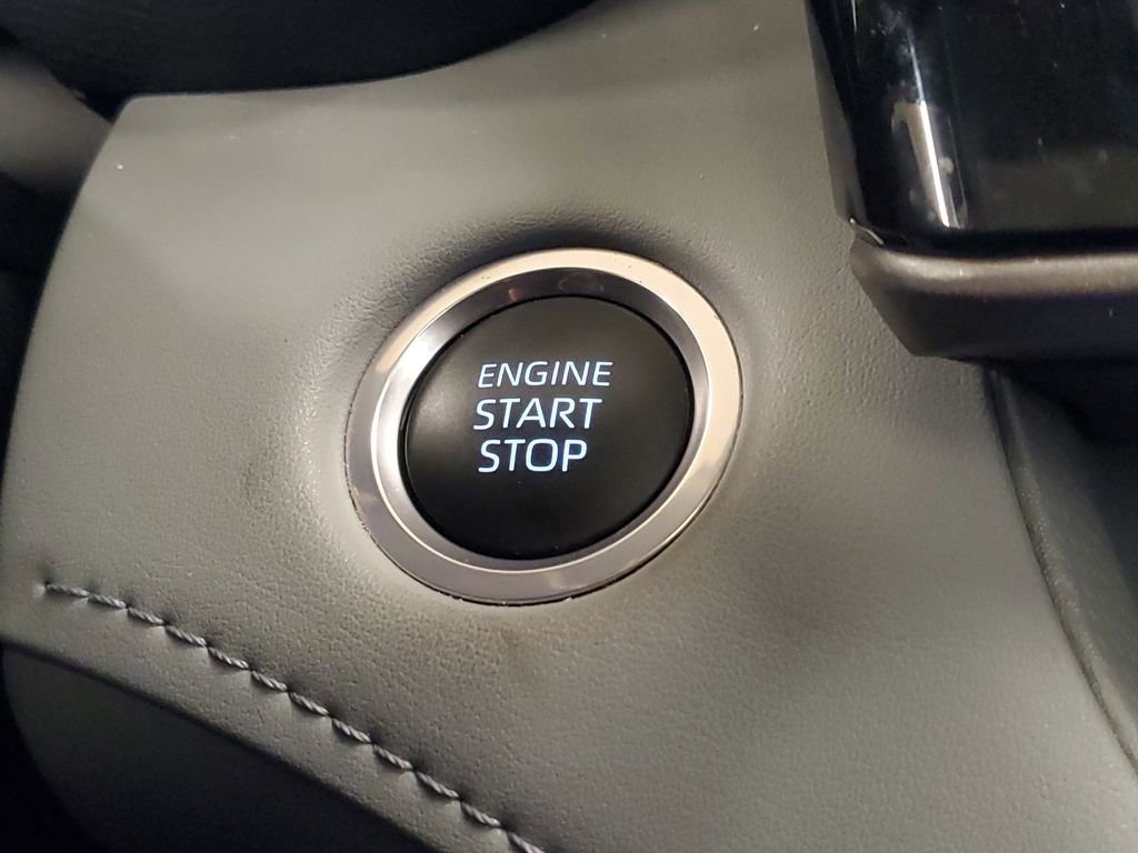 Used 2024 Toyota Highlander Limited image 32