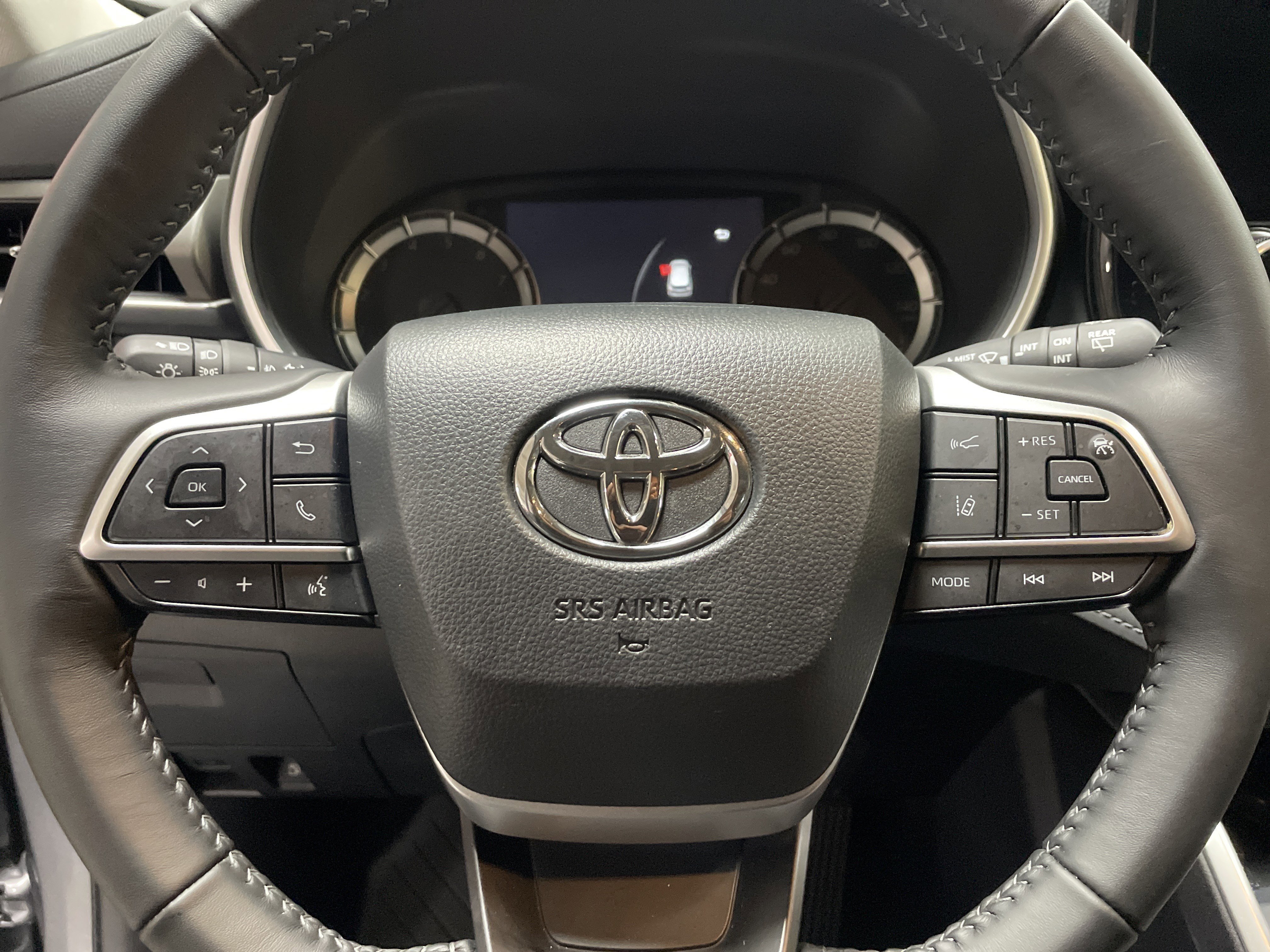 Used 2026 Toyota Highlander XLE image 18