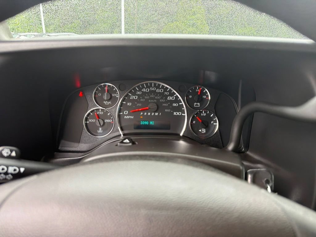 Used 2025 GMC Savana 2500 w/ Driver Convenience Package RWD image 26