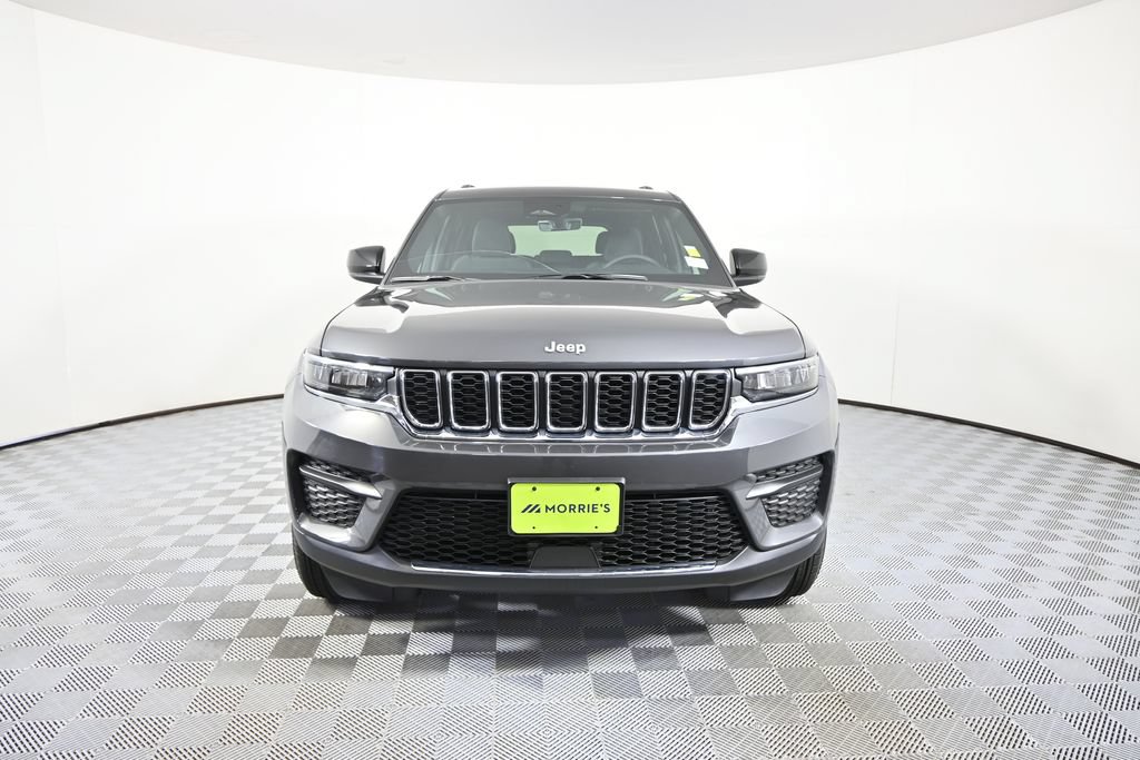 New 2026 Jeep Grand Cherokee Laredo w/ Trailer Tow Package AWD/4WD image 10