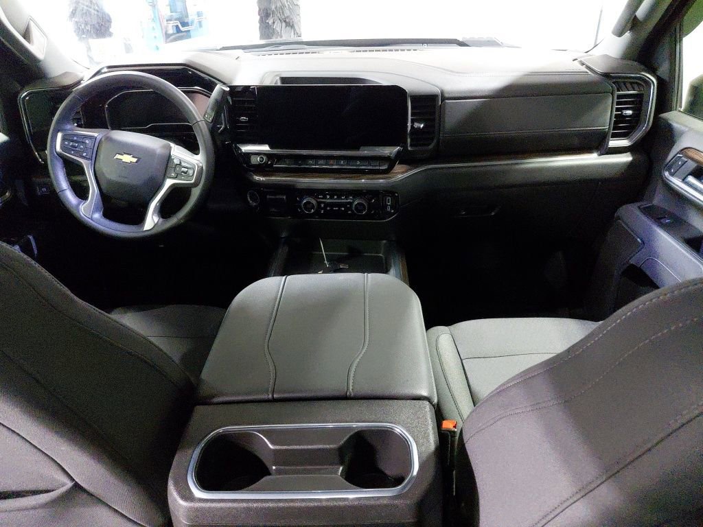 Certified 2025 Chevrolet Silverado 3500 LT w/ Z71 Chrome Sport Edition image 3