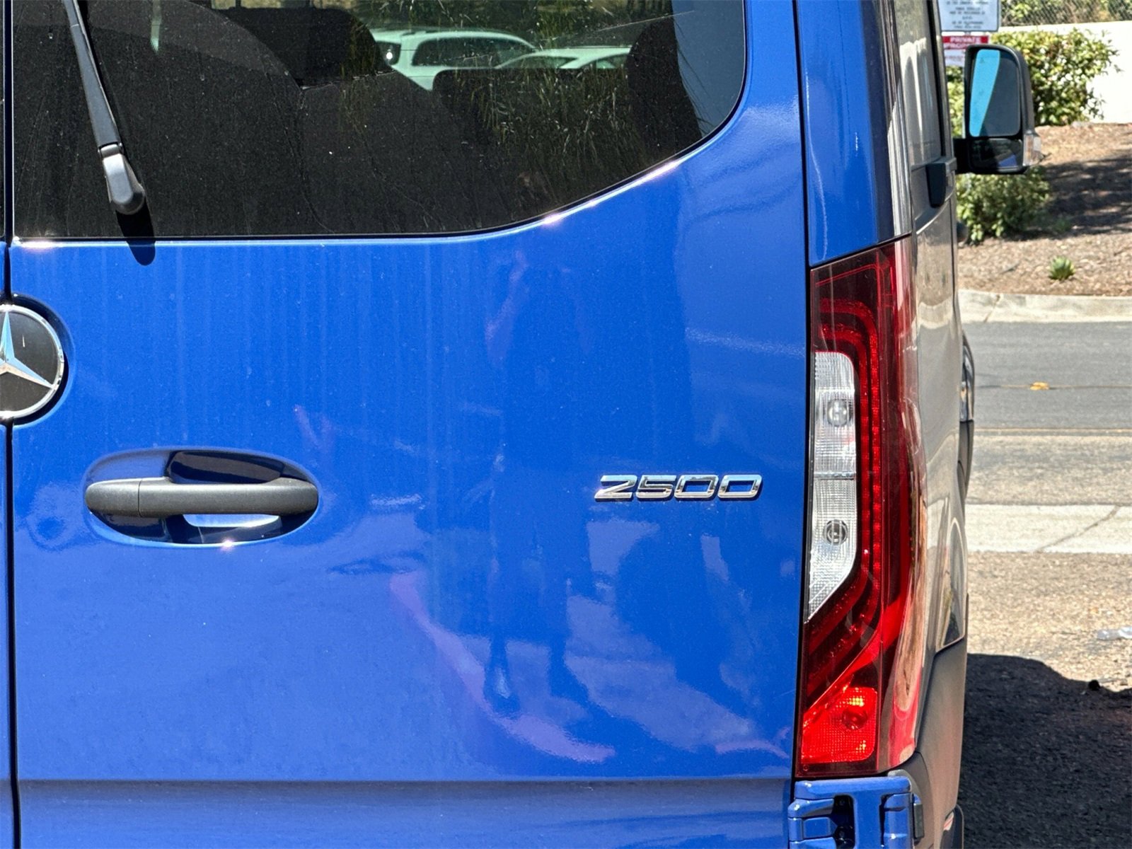 Used 2024 Mercedes-Benz Sprinter 2500 image 33