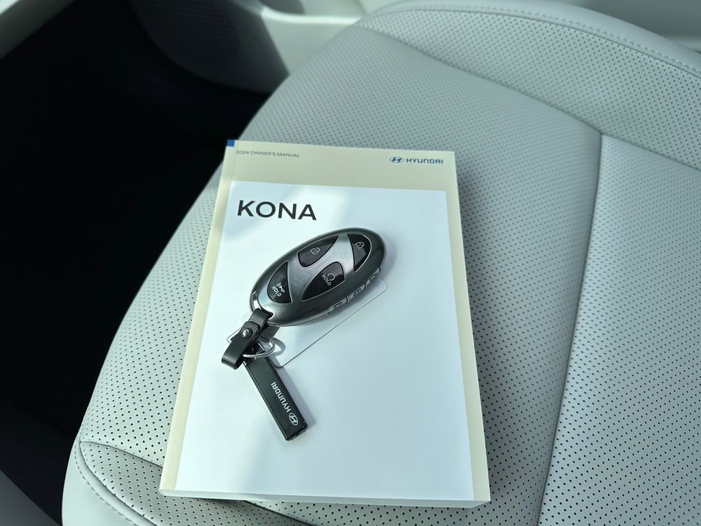 Used 2024 Hyundai Kona Limited AWD/4WD image 41