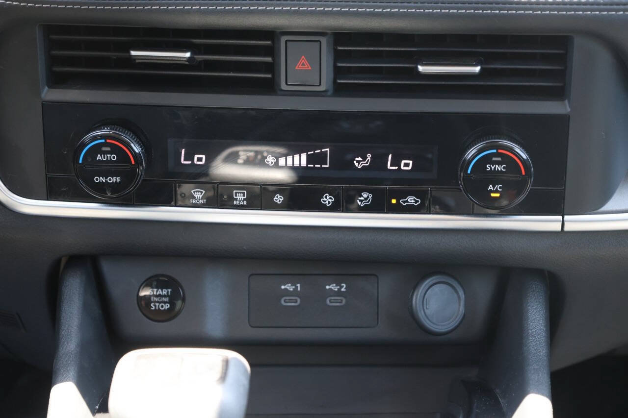 Used 2025 Nissan Rogue SV AWD/4WD image 21