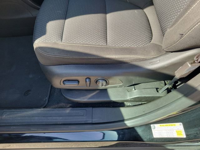 Used 2023 GMC Acadia SLE w/ Driver Convenience Package image 15