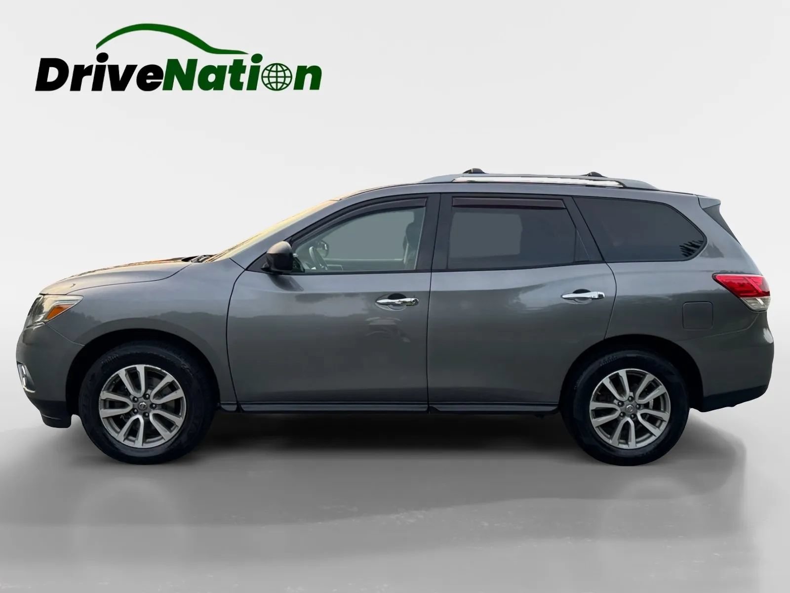 Used 2016 Nissan Pathfinder S AWD/4WD image 8