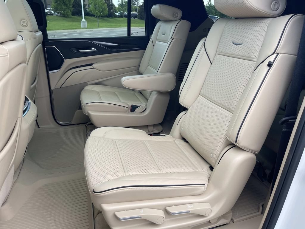 Certified 2024 Cadillac Escalade ESV Premium Luxury AWD/4WD image 20