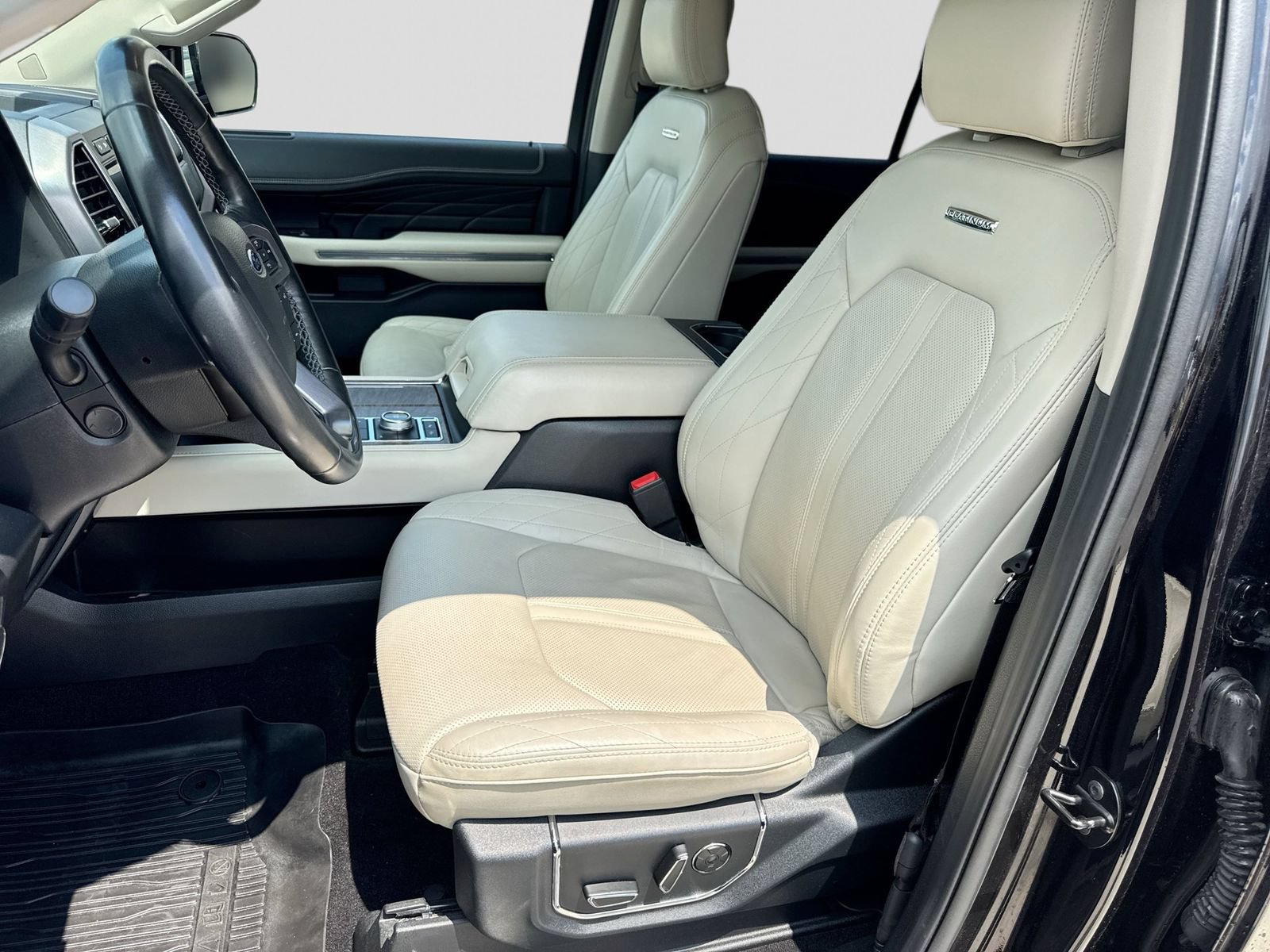 Used 2019 Ford Expedition Platinum AWD/4WD image 18
