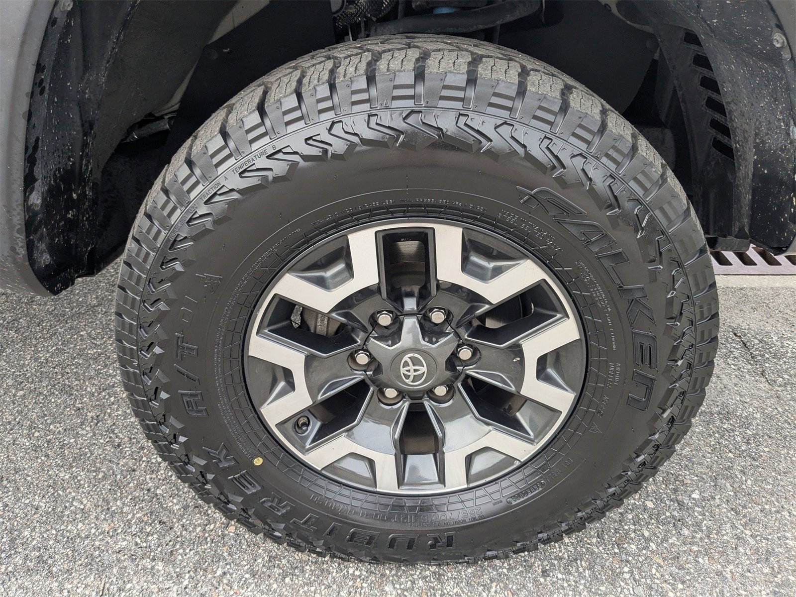 Used 2020 Toyota Tacoma TRD Off-Road image 11