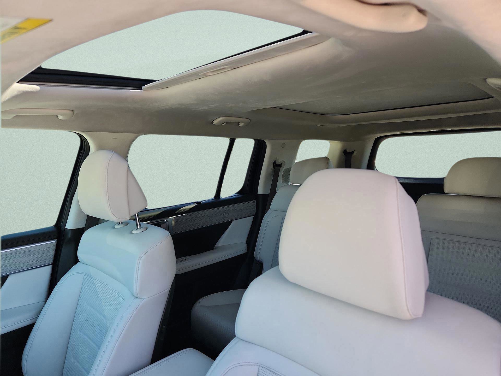 Used 2025 Hyundai Santa Fe Calligraphy image 19