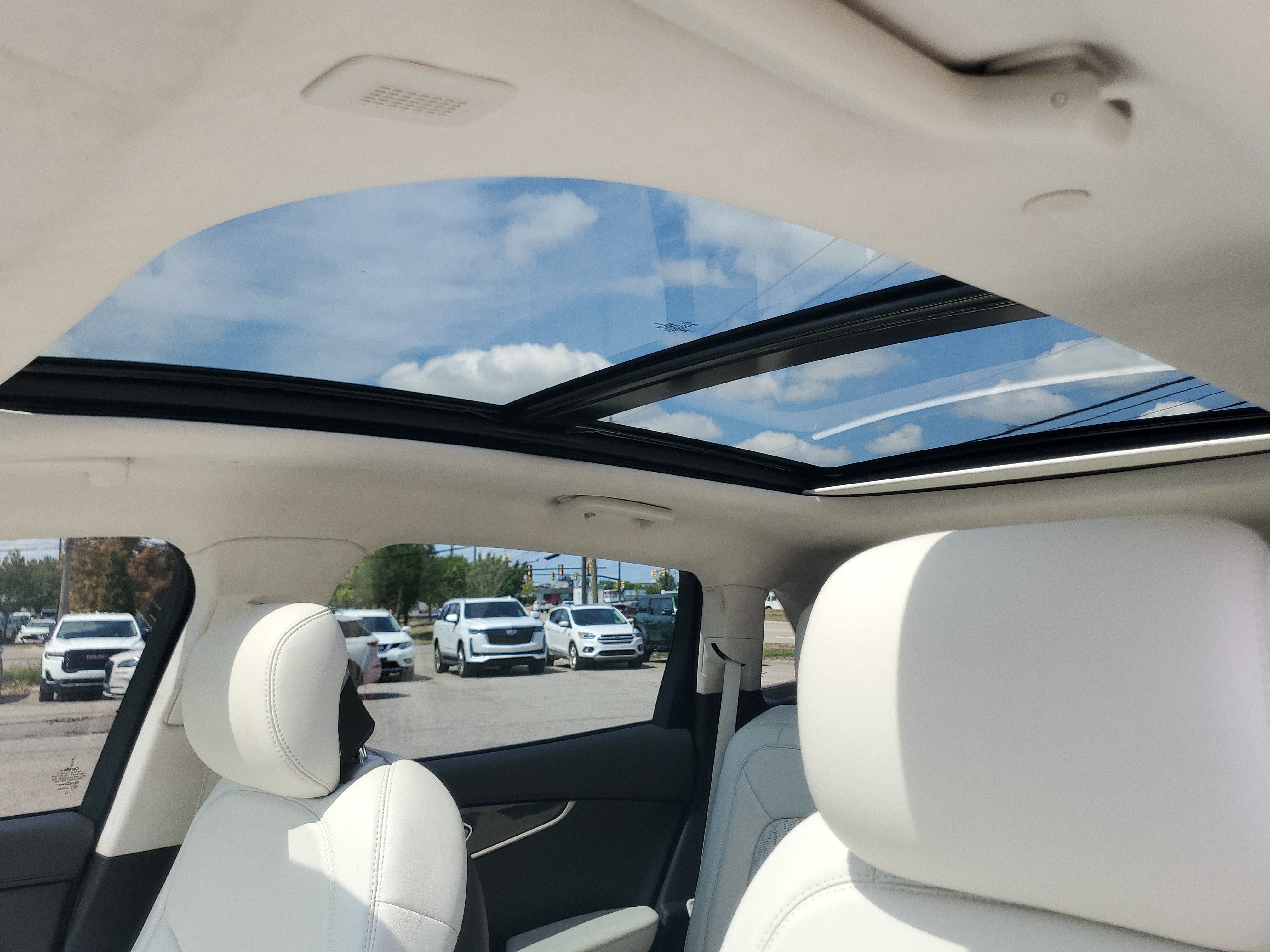 Certified 2023 Lincoln Nautilus Black Label w/ Class II Trailer Tow Package AWD/4WD image 11