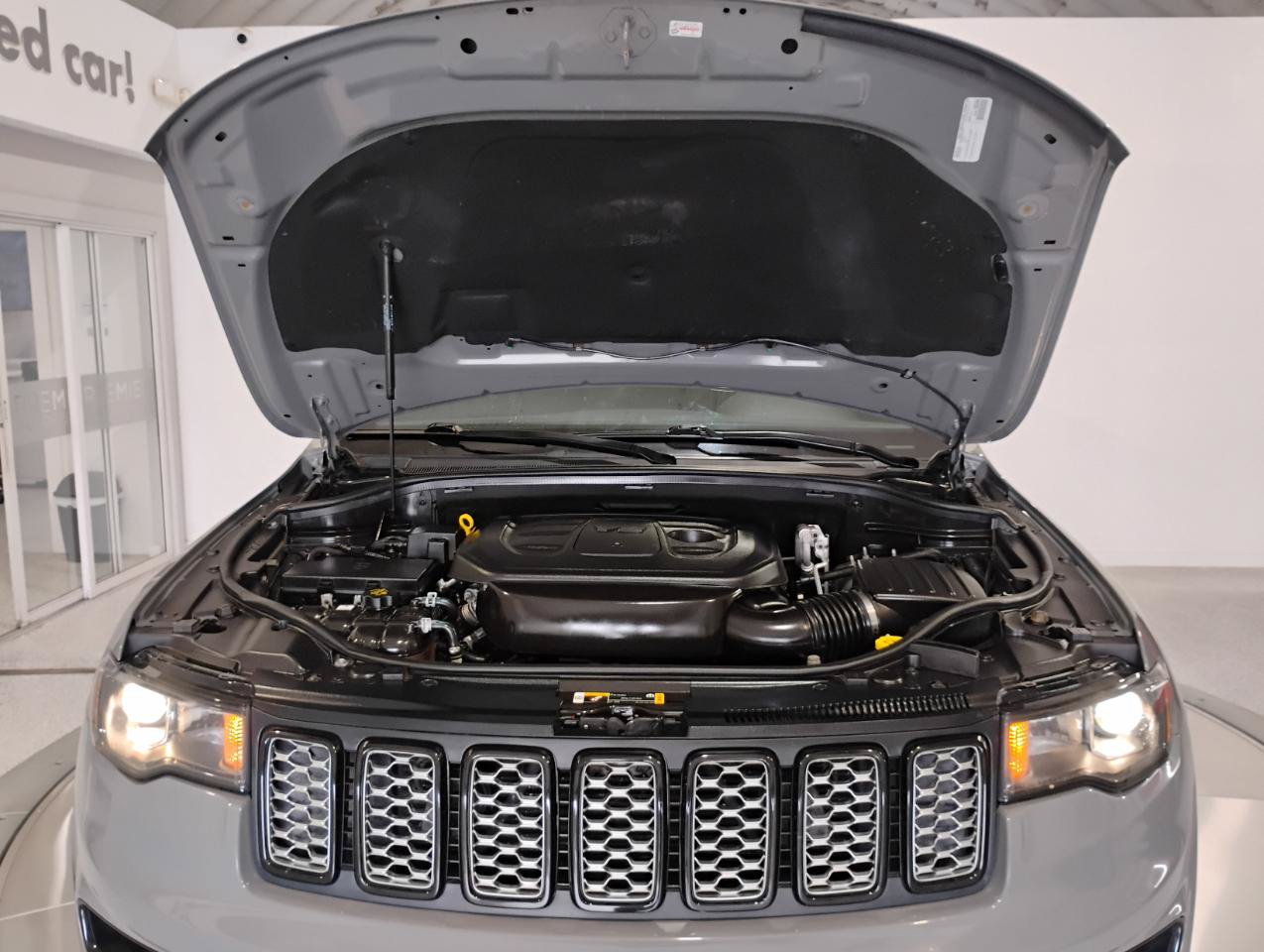 Used 2021 Jeep Grand Cherokee Laredo X RWD image 32