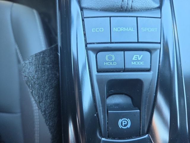Used 2025 Toyota Camry SE w/ Convenience Package FWD image 20