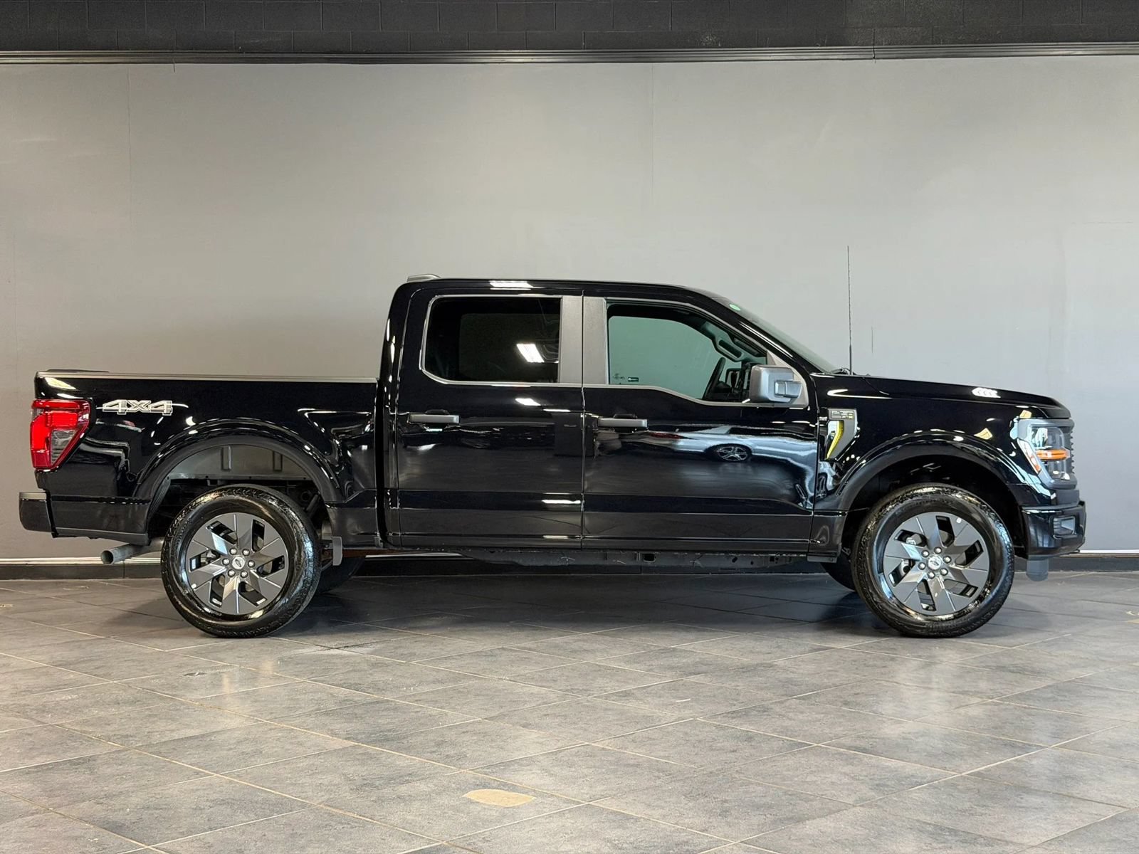 Used 2025 Ford F150 STX w/ Equipment Group 200A AWD/4WD image 4