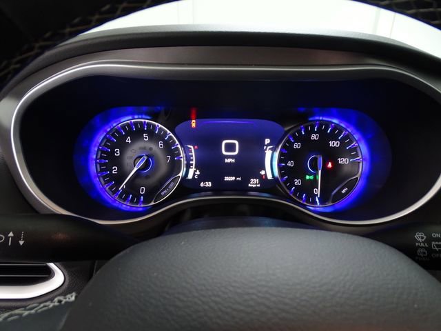 Used 2025 Chrysler Pacifica Select FWD image 15