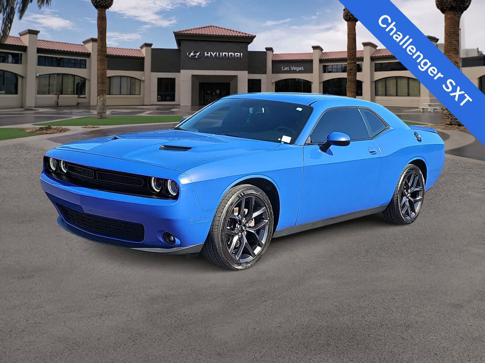 Used 2019 Dodge Challenger SXT w/ Blacktop Package RWD image 4