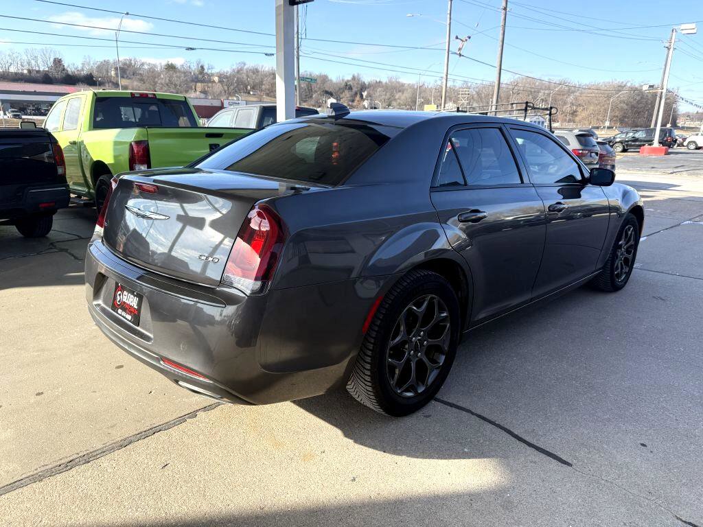Used 2018 Chrysler 300 Touring w/ Sport Appearance Package image 7