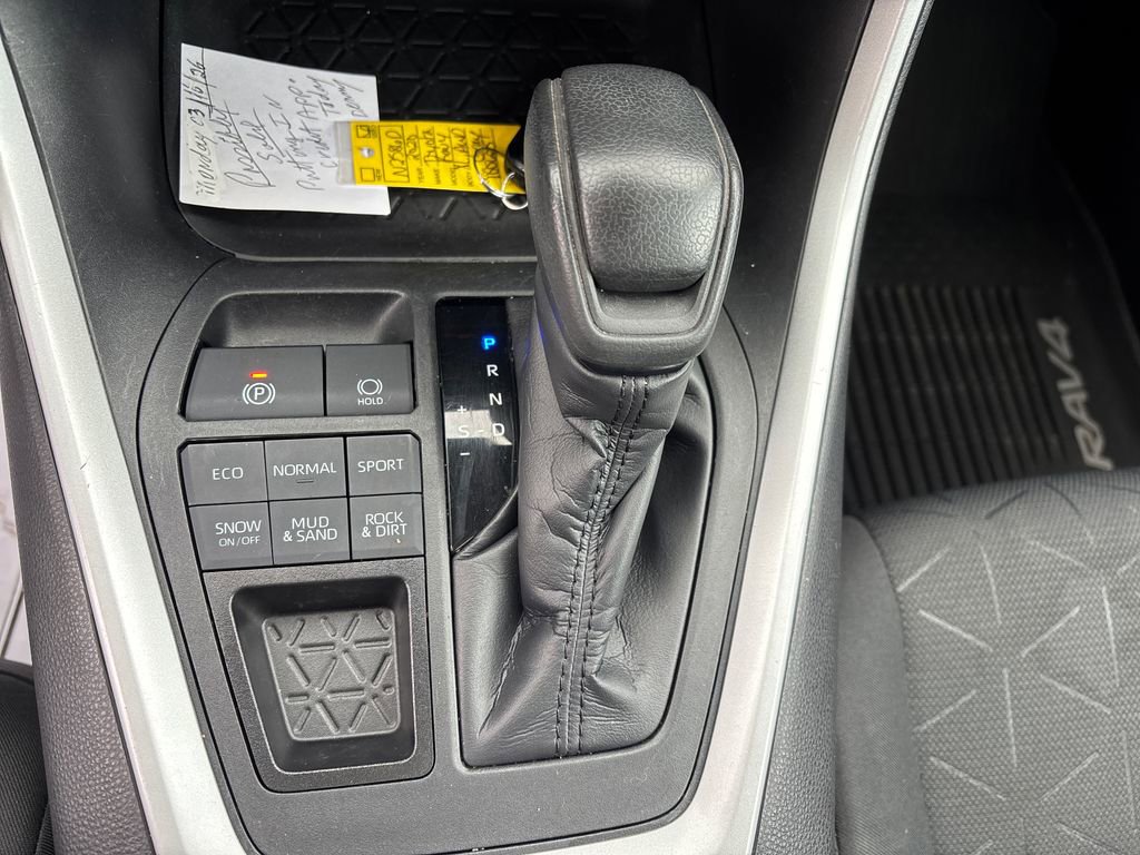 Used 2020 Toyota RAV4 XLE w/ Convenience Package image 29
