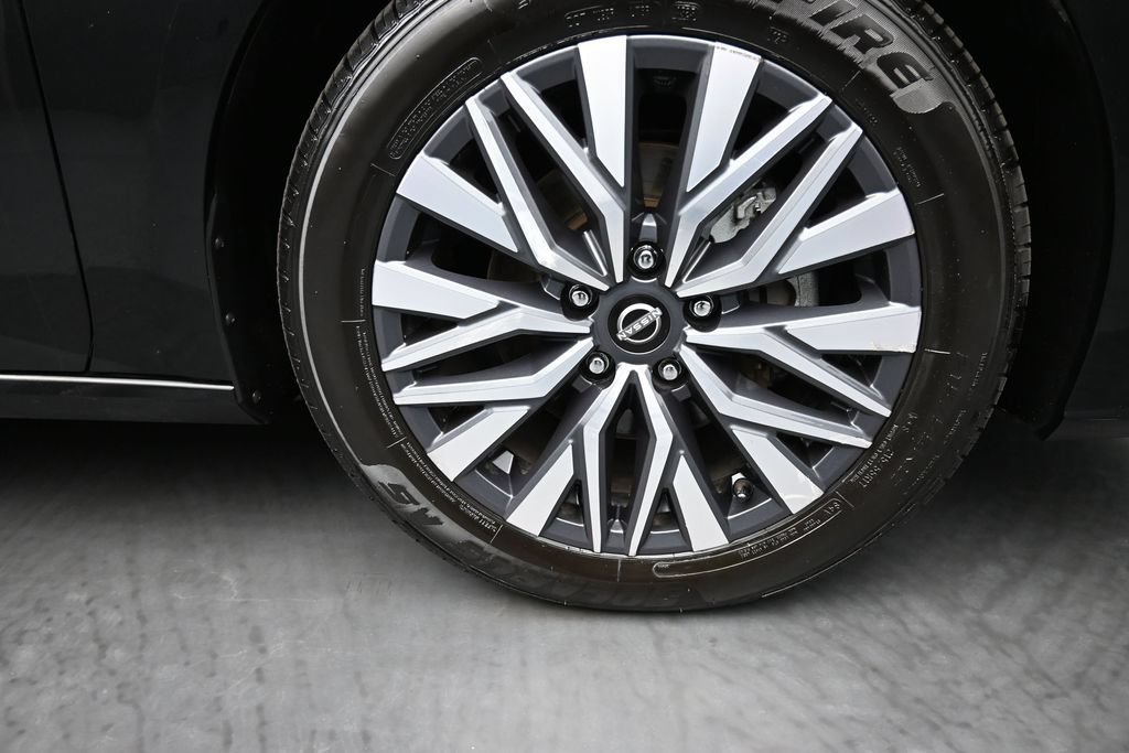 Used 2024 Nissan Altima 2.5 SV w/ SV Premium Package FWD image 10