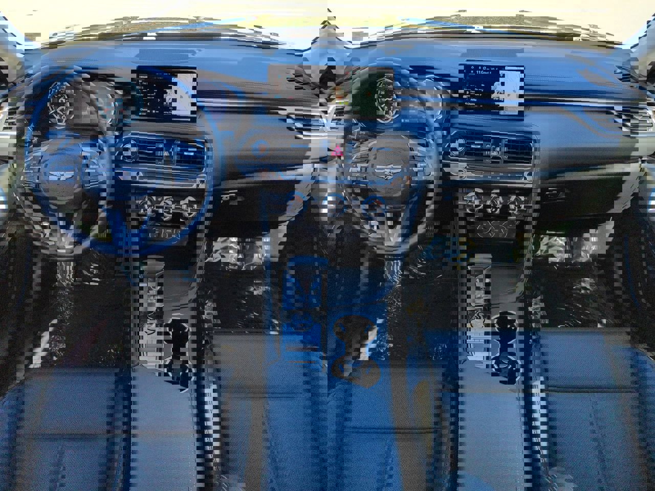 Used 2023 Genesis G70 2.0T image 14