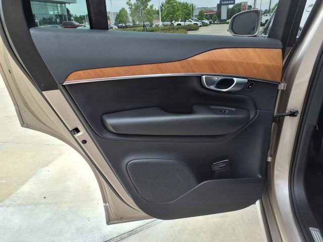 Certified 2023 Volvo XC90 T8 Plus w/ Protection Package Premier AWD/4WD image 18