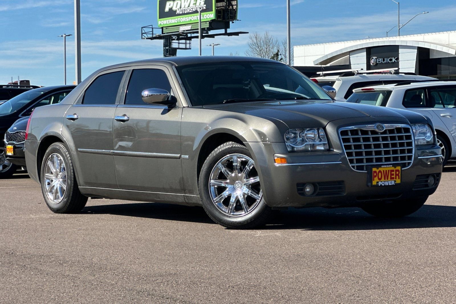 Used 2010 Chrysler 300 Touring image 2