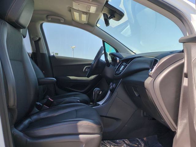 Used 2018 Chevrolet Trax LT w/ LT Convenience Package FWD image 34