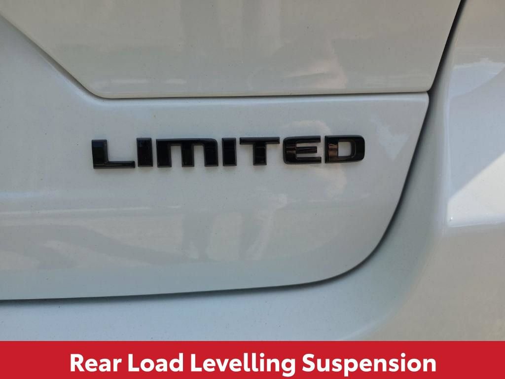 Used 2023 Jeep Grand Cherokee Limited w/ Luxury Tech Group II RWD image 15