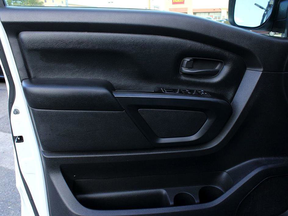 Used 2020 Nissan Titan S w/ S Utility Package image 9