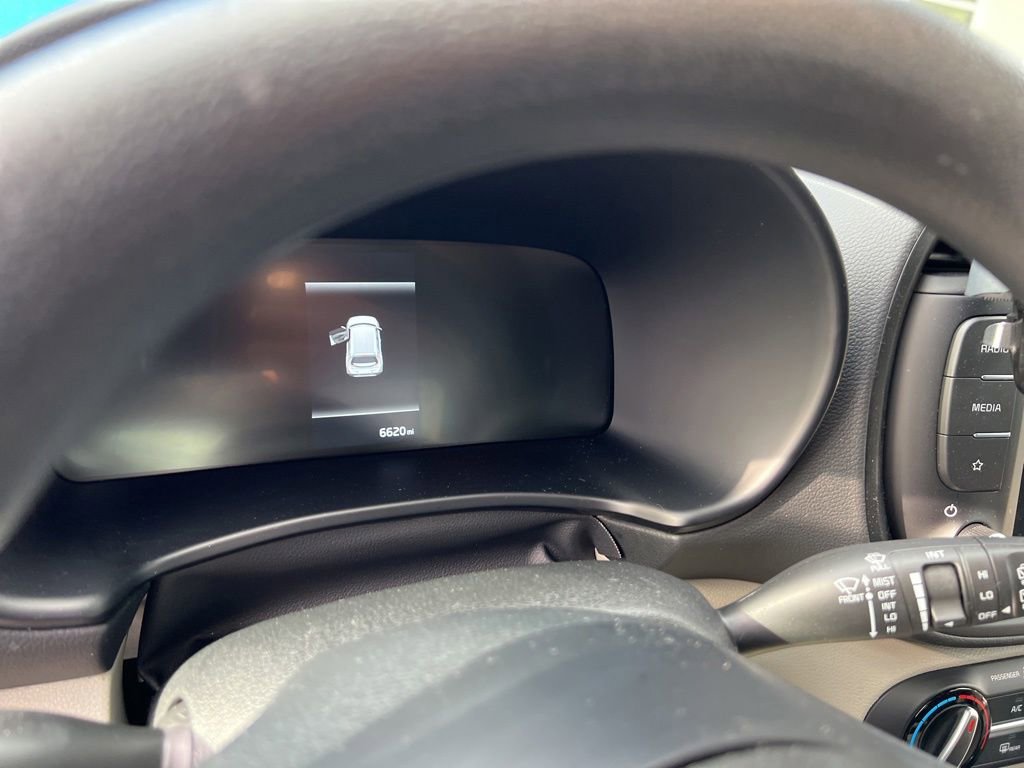 Used 2025 Kia Soul LX FWD image 15