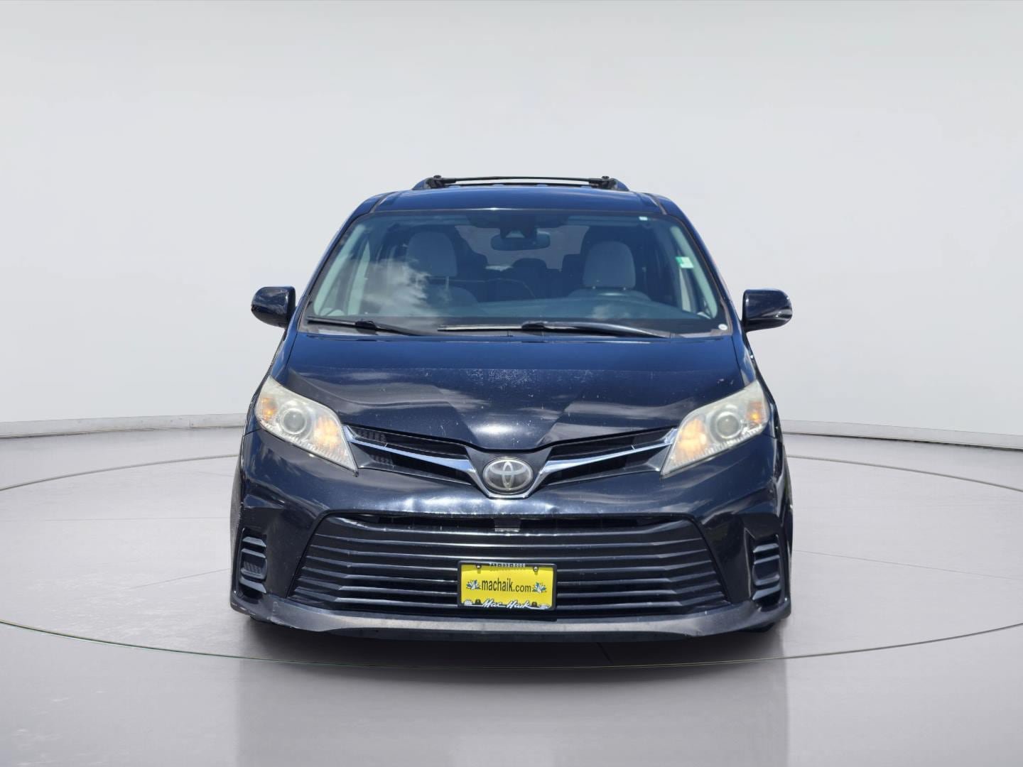 Used 2018 Toyota Sienna LE FWD image 2