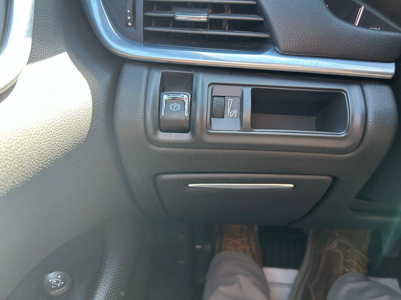 Used 2016 Cadillac XTS Luxury w/ Driver Awareness Package image 27