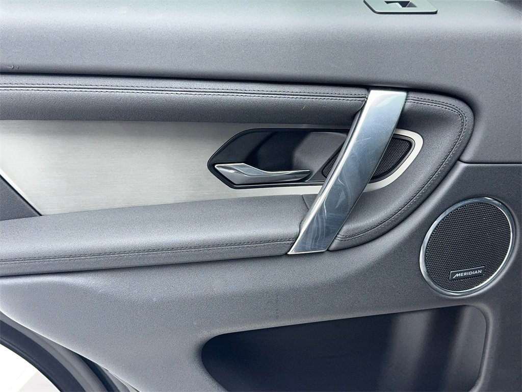 Used 2023 Land Rover Discovery Sport SE image 45